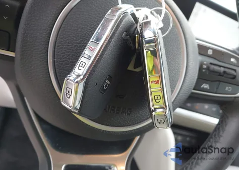 2025 Kia Sportage Ex z USA, uszkodzony, nr VIN KNDPV3DF2S7328871